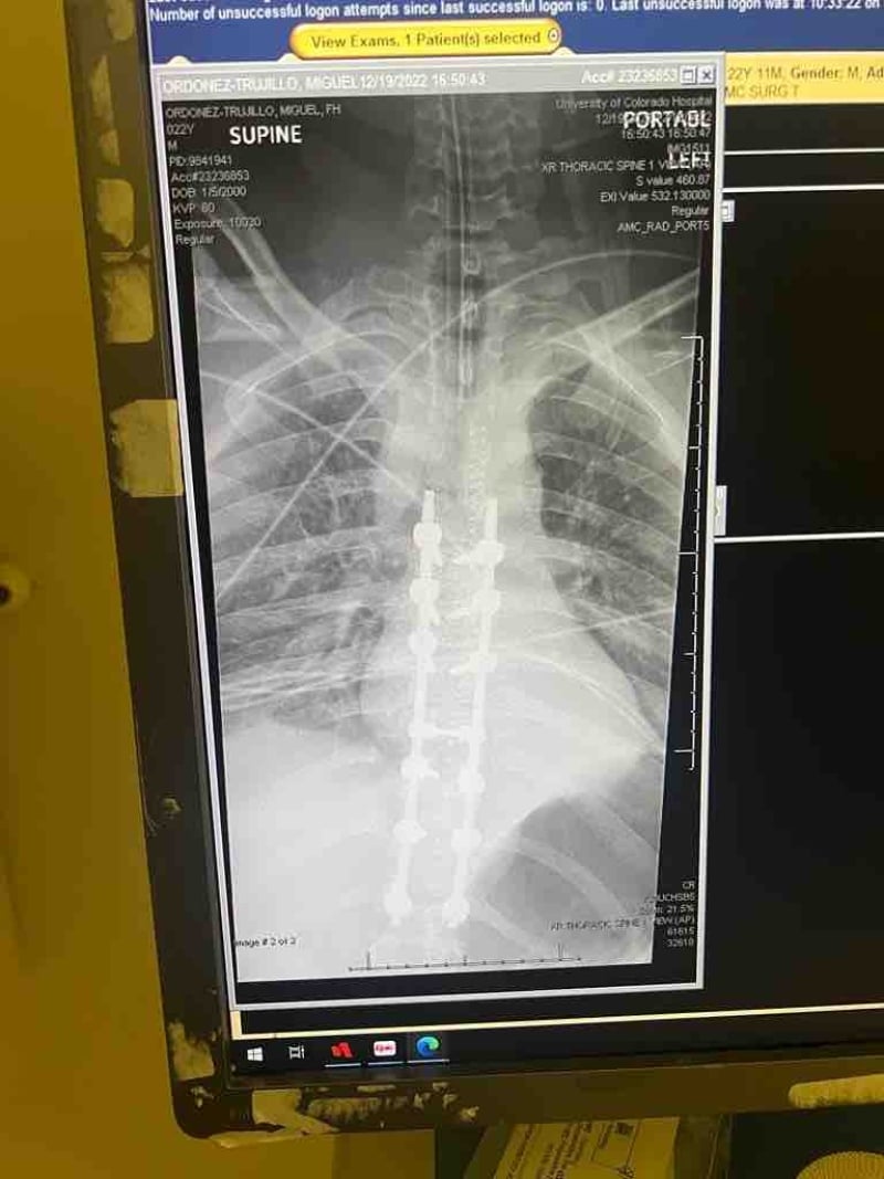 "Está gravemente enfermo en el hospital."
