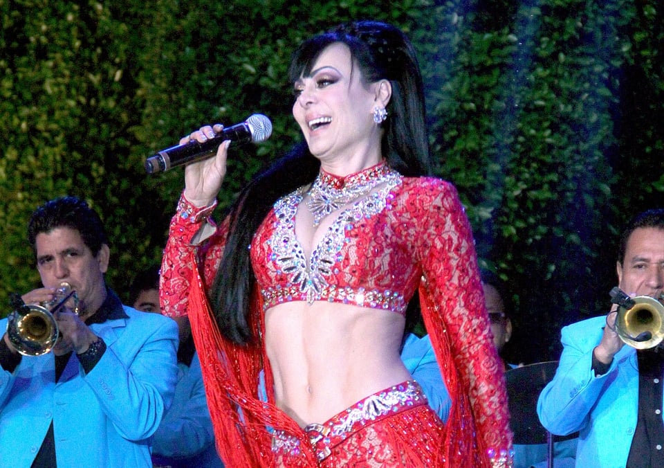 Maribel Guardia arremete contra libro de Chiquis Rivera y después se disculpa…