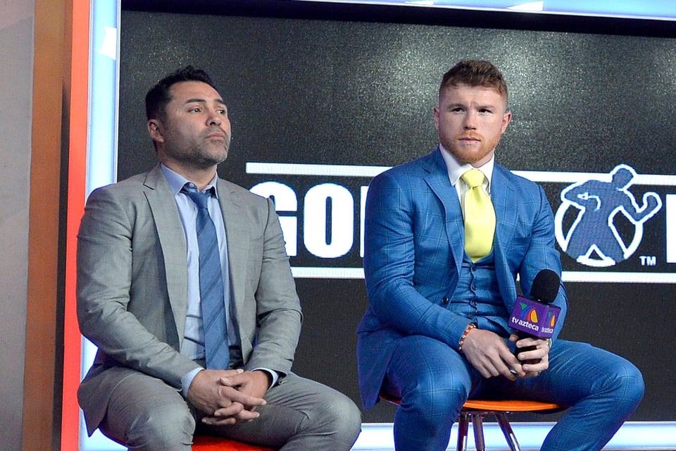 Óscar de la Hoya le manda contundente mensaje al Canelo Álvarez tras su derrota ante Dmitry Bivol