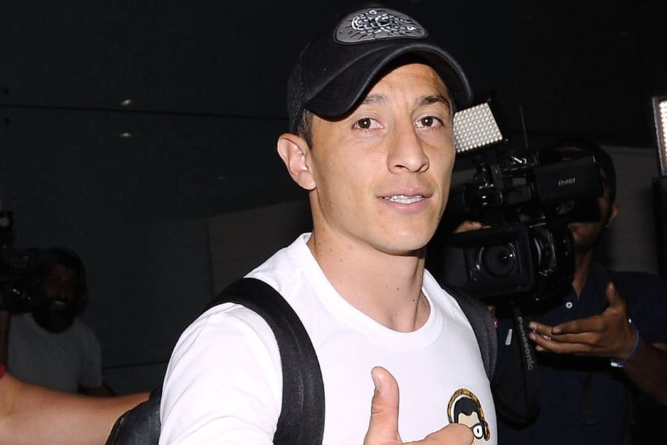 Aparecen fotos de Andrés Guardado con su ‘muchacha’ que confirman sospechas