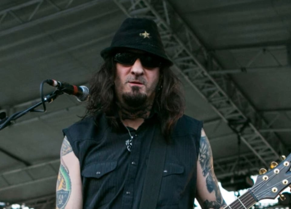 Saliva guitarist Wayne Swinny dies at 59