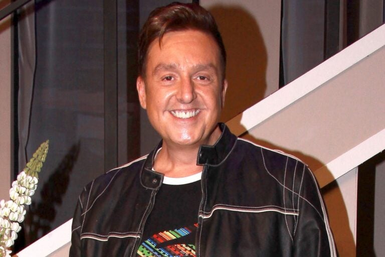 Daniel Bisogno aparece besando a su nuevo galán (FOTO)