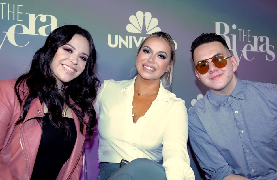 Alfombra Premios Juventud 2023: Llegan los Rivera