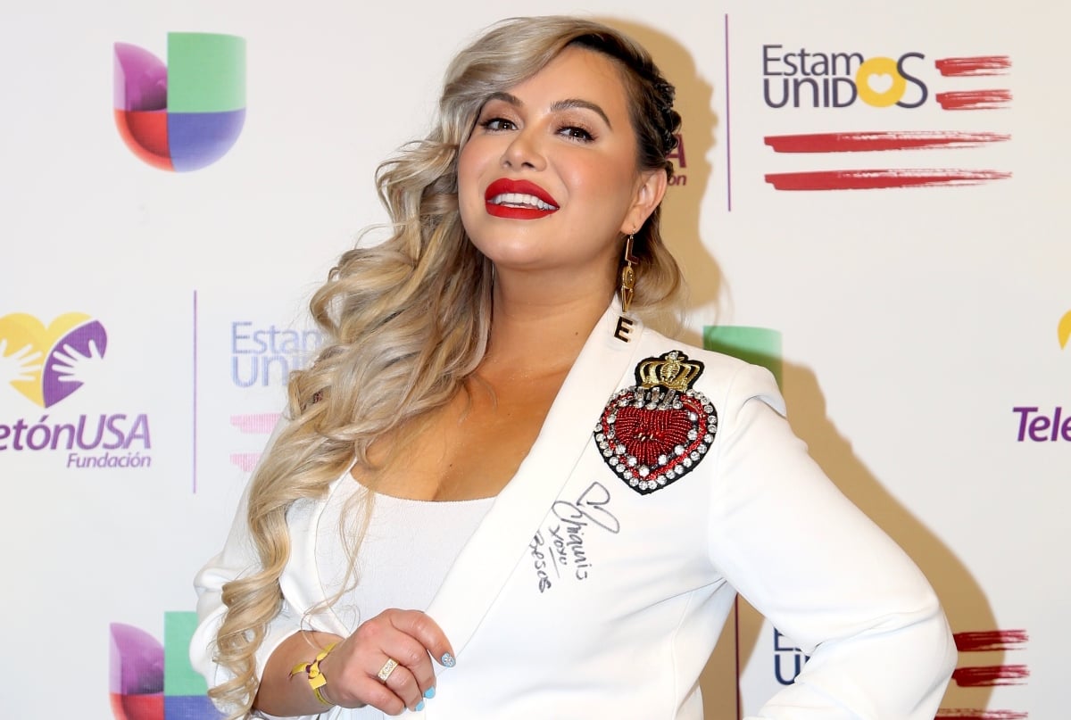Chiquis enseña casi todo en un traje polémico y pasa bochornoso momento en pleno concierto