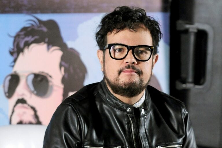 Aleks Syntek atropelló a una mujer en funeral de Chabelo y nadie se alteró
