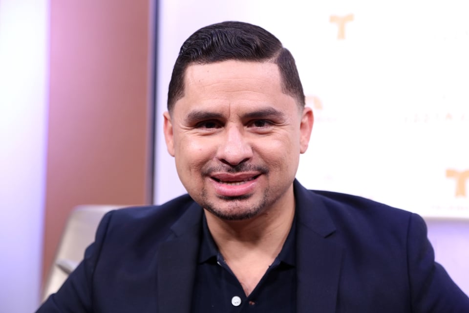 Larry Hernández preocupa a sus fans por lo que tiene su bebé en el ojo