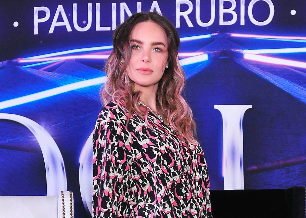 Aseguran que Belinda aún debe el arreglo de dientes que le pidió a Nodal