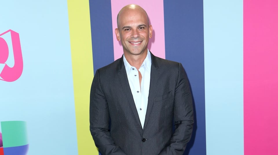 ¡Dr. Juan Rivera ‘exhibe’ a su esposa tras vacacionar en el mar!