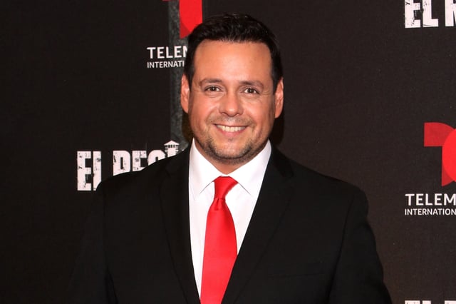 Rodrigo Vidal presents his new show ‘¿Qué dicen los famosos?’ on Telemundo