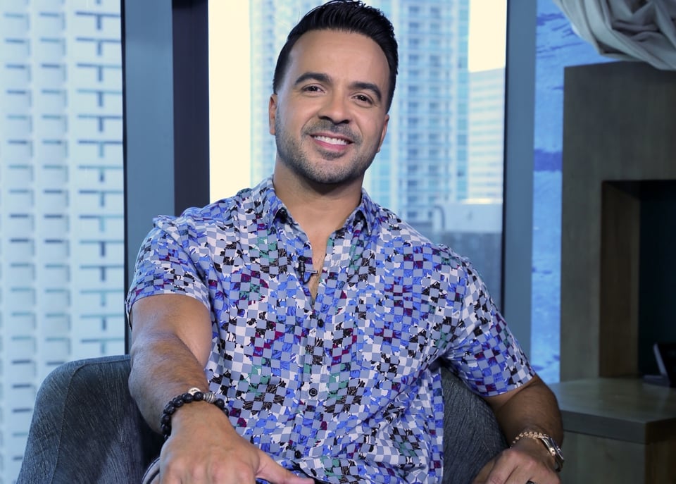 Luis Fonsi recibe cientos de críticas y le recuerdan lo que le hizo a Adamari López (FOTOS) featured image