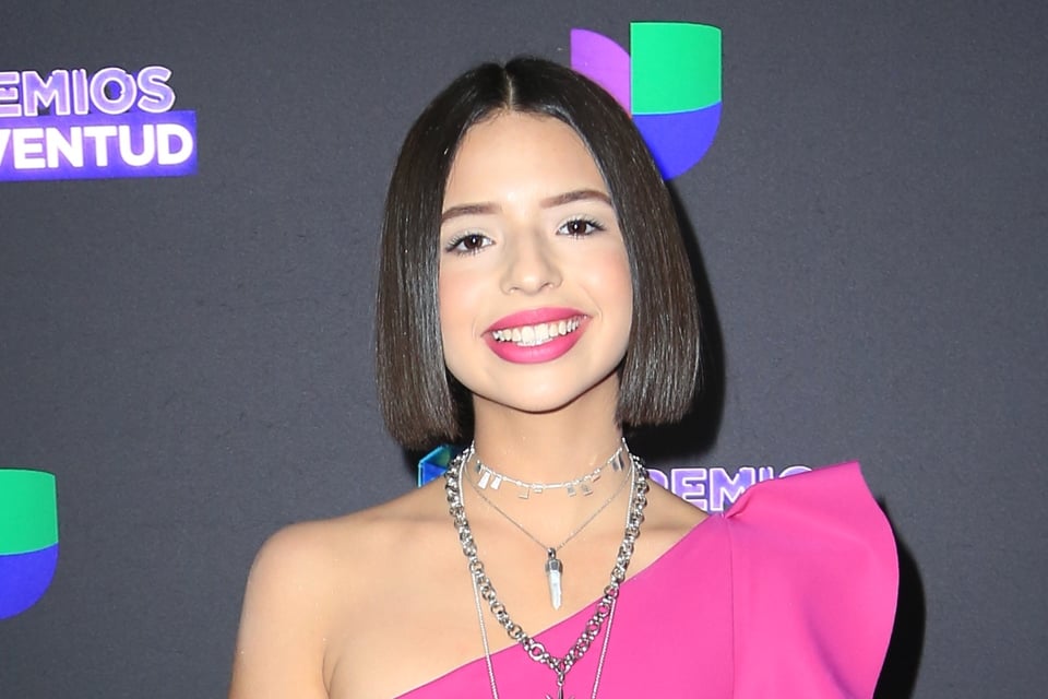 ¿No le gustó? Ángela Aguilar reacciona al conocer a su joven imitador; ¿es idéntico a ella? (VIDEO)