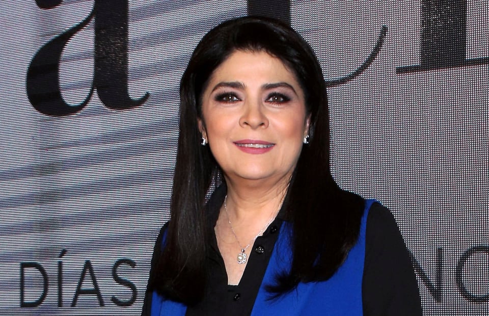 ¡La actriz Victoria Ruffo estrena nuevo look y luce irreconocible! featured image