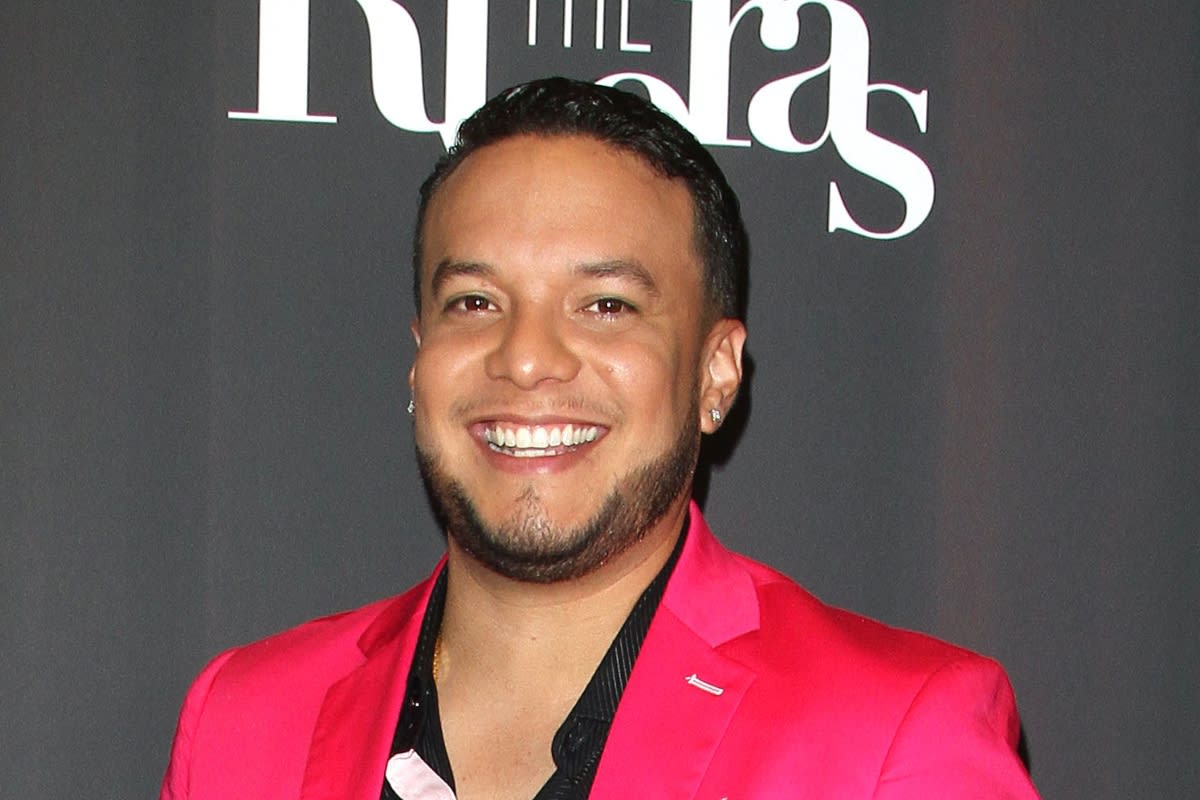 Lorenzo Méndez is seen with his new girlfriend, but is he still in love with Chiquis?
