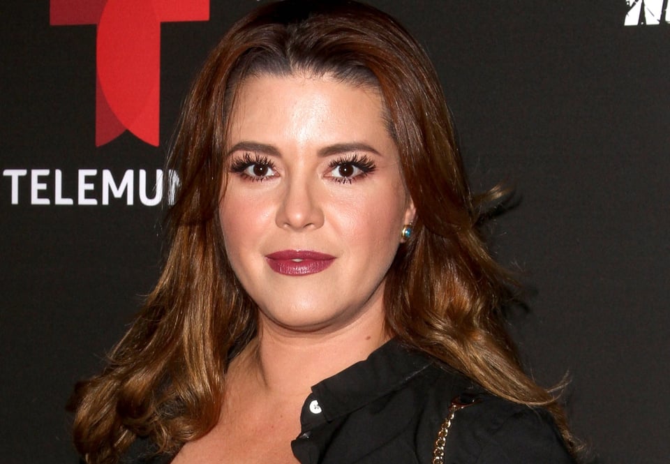 Alicia Machado sorprende al aparecer en candente lenceria negra y toples (FOTO)