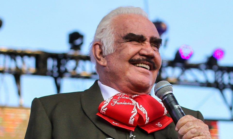 Rechazan a Jaime Camil como Vicente Fernández, prefieren a empleado de OXXO