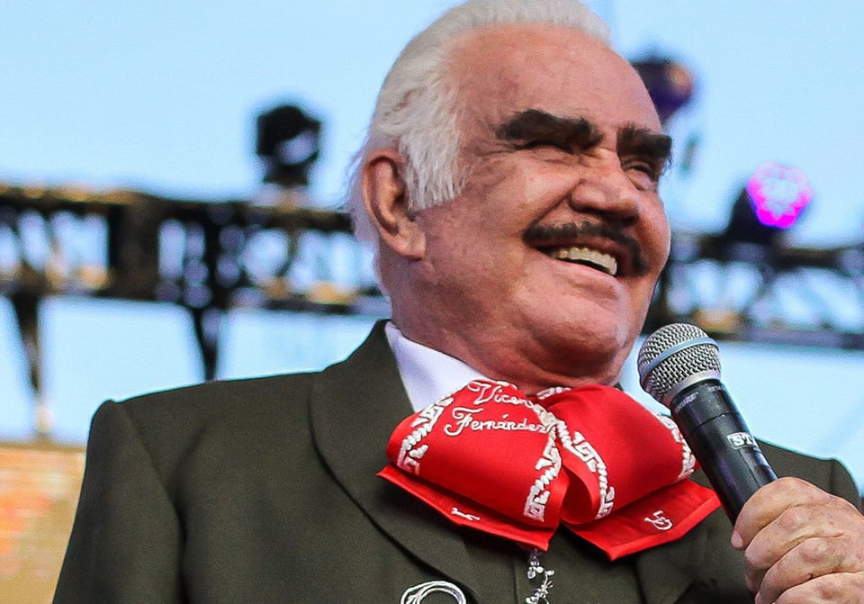 Presunta hija de Vicente Fernández planea demandar a la familia del charro (VIDEO) featured image