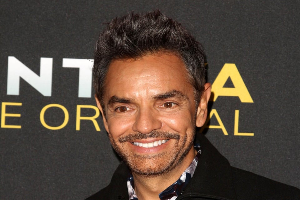 Eugenio Derbez reaparece para felicitar a su esposa por su cumpleaños featured image