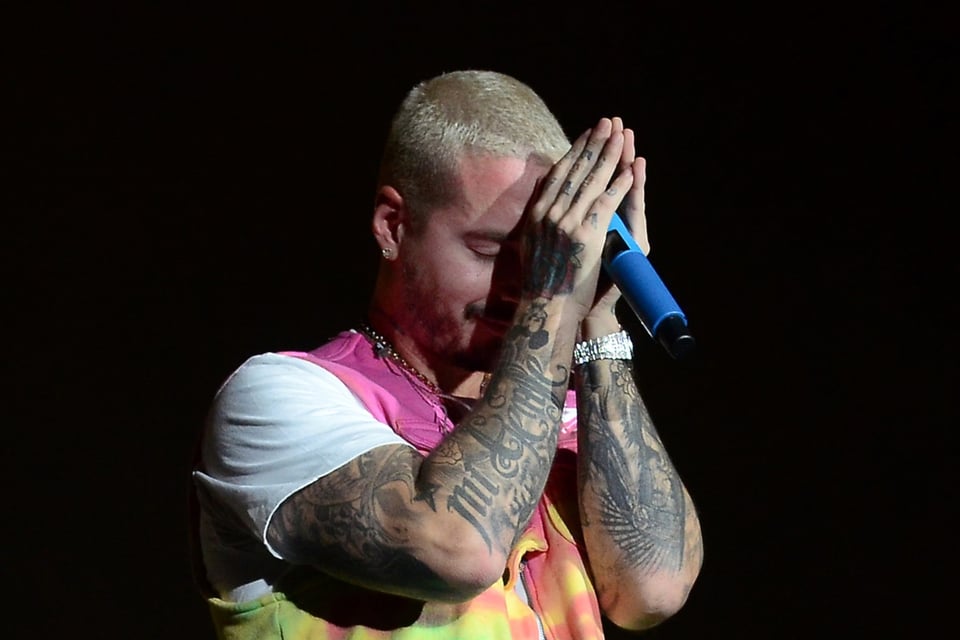 J Balvin teme lo peor grabando a su mamá convaleciente desde el hospital