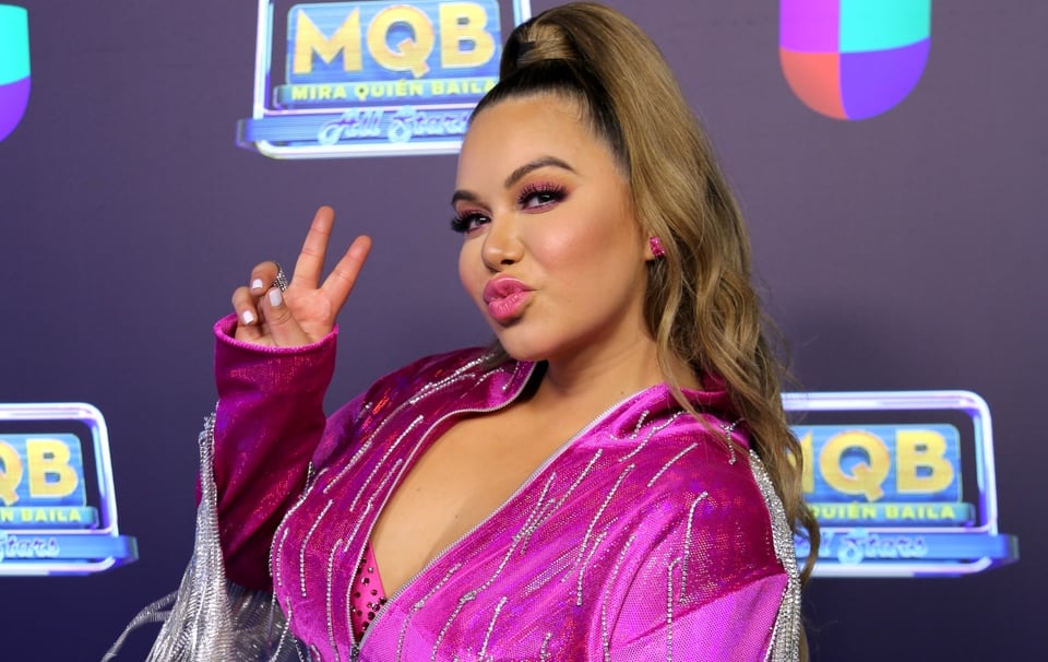 ¡Lo menea! Chiquis Rivera aparece en transparencia de espaldas y meneando sus encantos muy provocativa (VIDEO) featured image