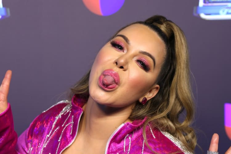 With a new boyfriend?  They capture Chiquis Rivera ‘very close and flirtatious’ with a businessman (VIDEOS)
