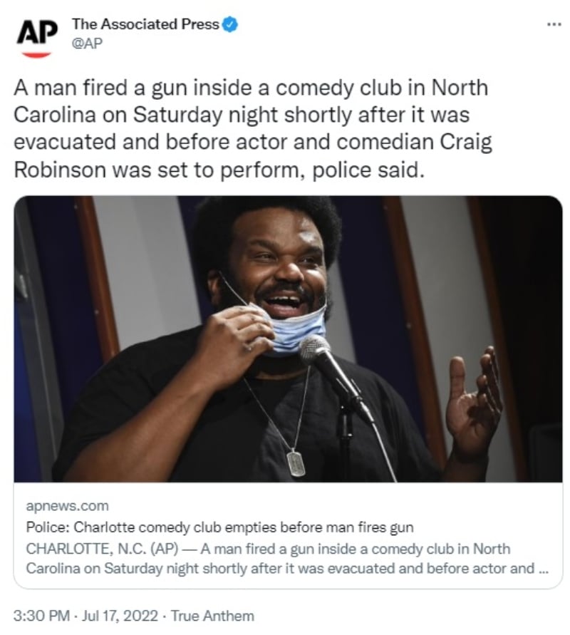 El actor Craig Robinson huye de un tiroteo