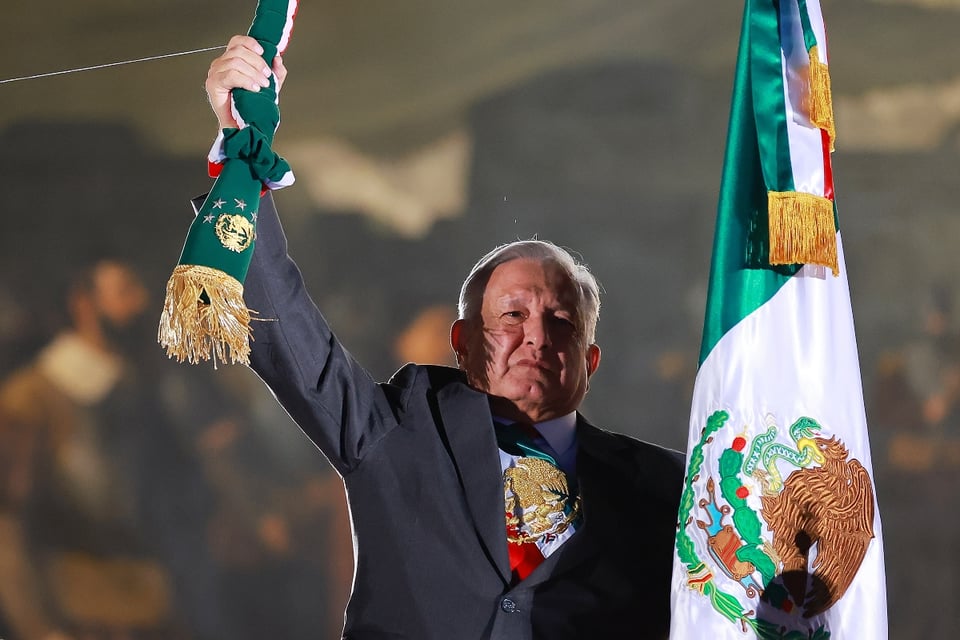 AMLO hace el ridículo en el Grito de Independencia