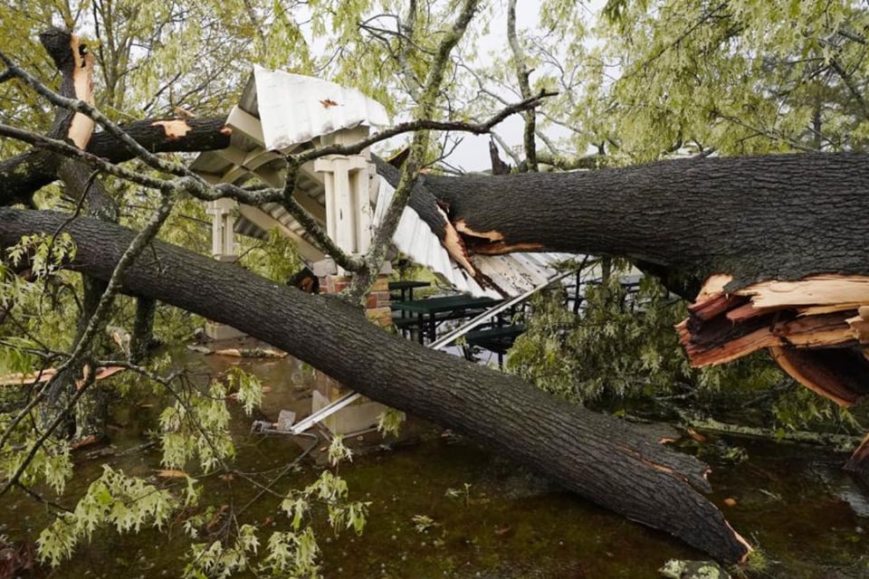 Tormentas severas azotan el sur de EEUU mientras tornado deja múltiples heridos
