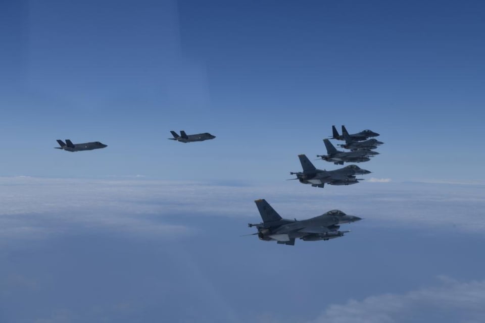 EEUU y aliados vuelan 20 aviones de combate en medio de tensiones con Corea del Norte