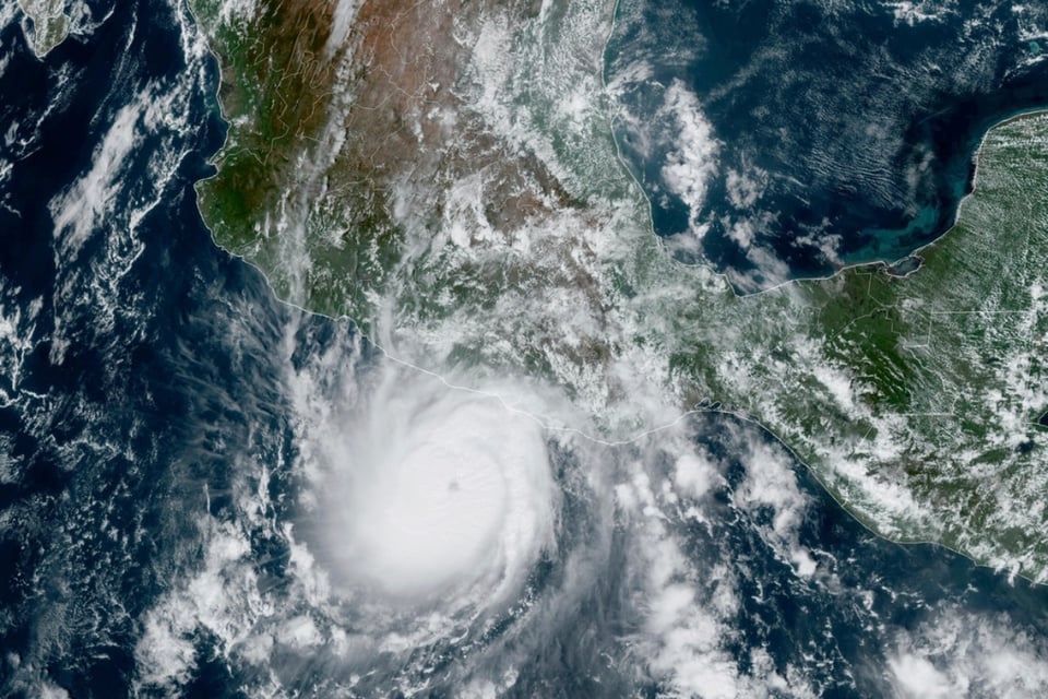 Huracán Beryl es categoría 3 y ya se dirige hacia México; ¿No impactará EEUU?