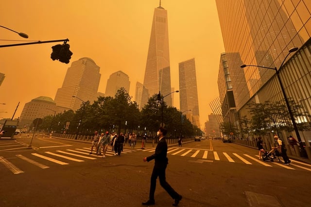 FAA retrasa vuelos en aeropuerto de Nueva York y suspenden actividades al aire libre tras humo de los incendios forestales en Canadá