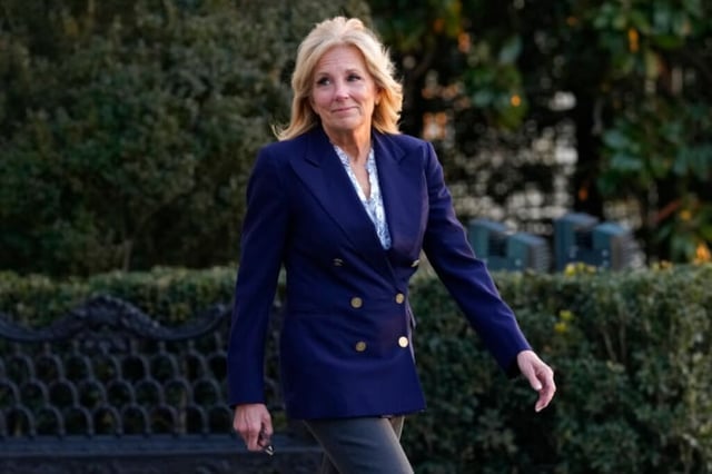 Jill Biden caught kissing Kamala Harris’ husband before the State of the Union causes a stir on social media