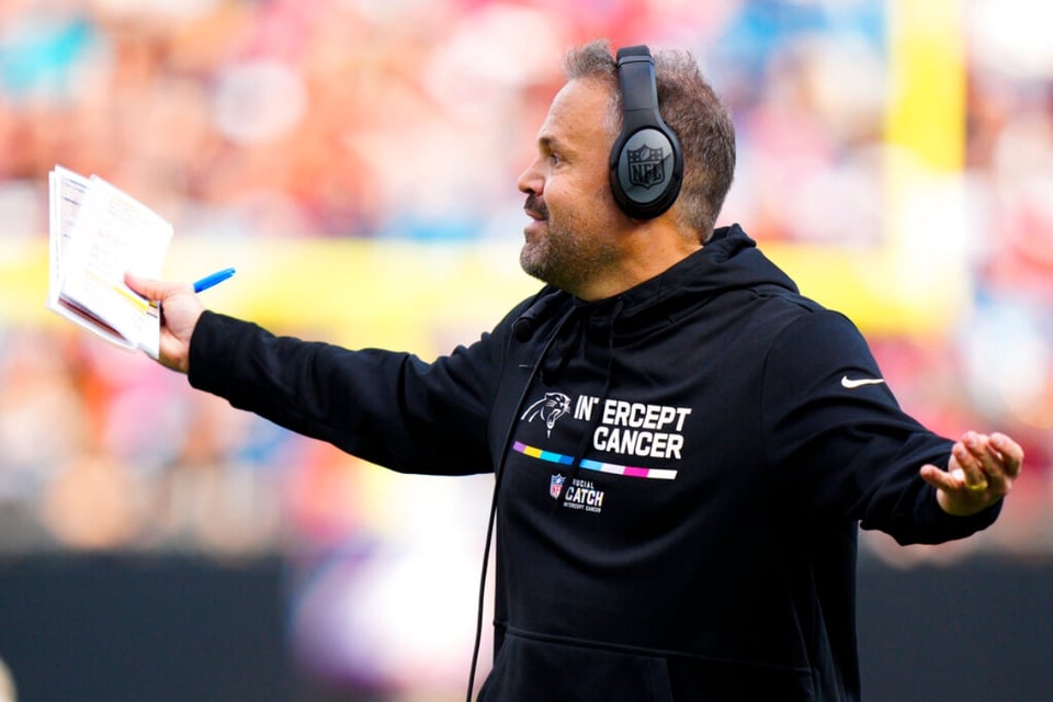 Panthers despiden a Matt Rhule tras inicio de temporada1-4; Wilks asume