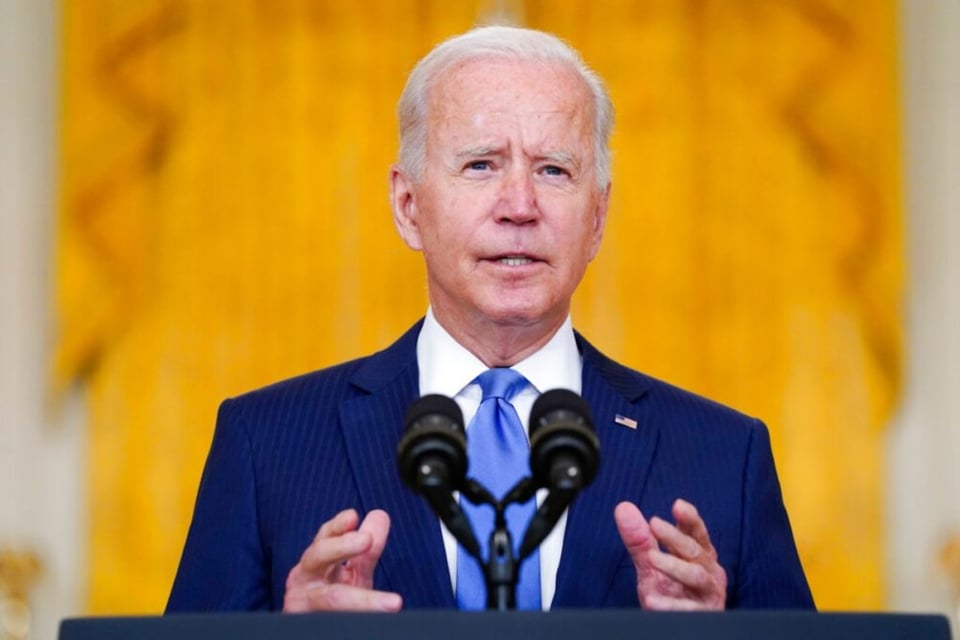 Biden asume responsabilidad por maltrato a migrantes y promete ‘castigo’