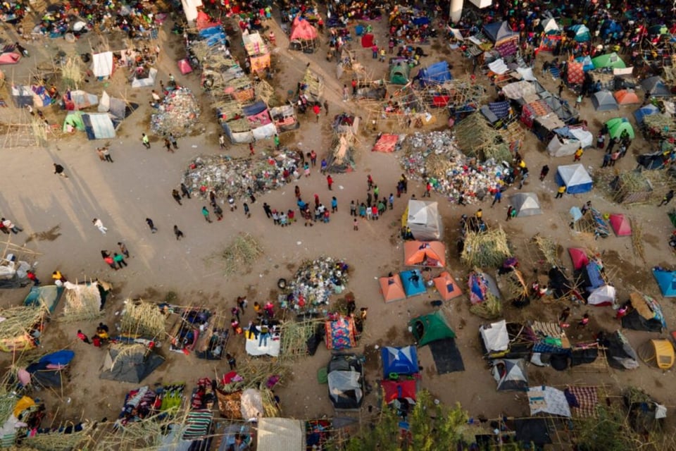 Están liberando a migrantes haitianos en EEUU pese a orden de deportación, revelan funcionarios