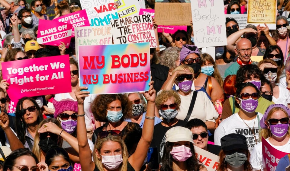 women's history month, equal rights amendment, demonstrators, rally, abortion, MundoNOW