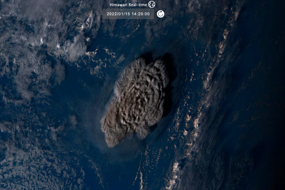erupción de volcán submarino