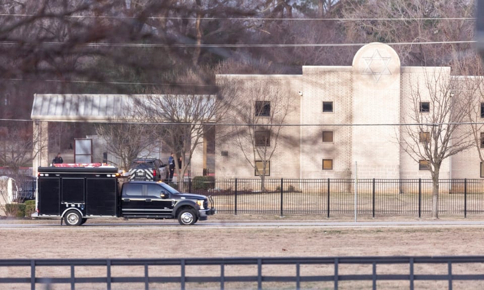 Rehenes de sinagoga en Texas revelan cómo escaparon del secuestrador