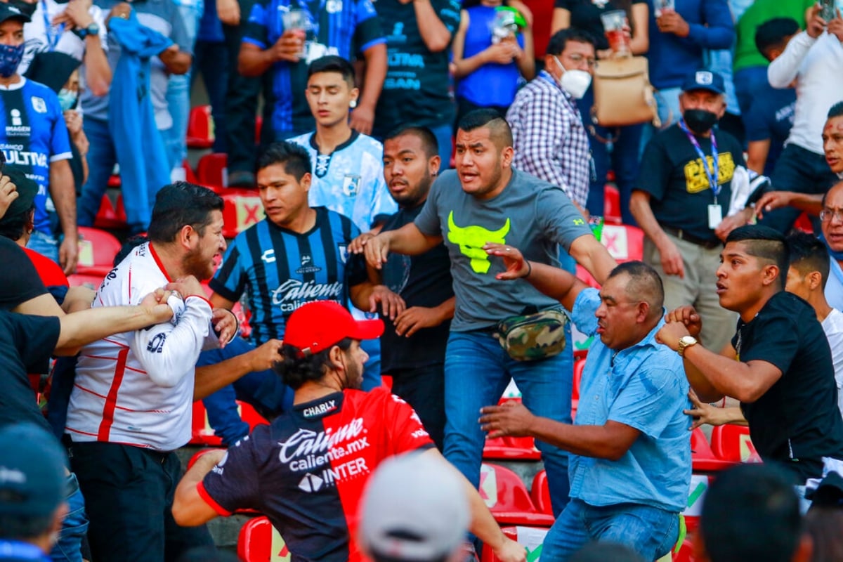 Anuncian órdenes de aprehensión tras tragedia en estadio de Querétaro