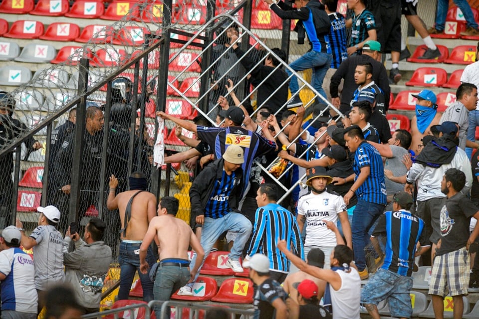 Aparecen fuertes mensajes de los que aseguran son los culpables de la tragedia en el Querétaro vs Atlas featured image