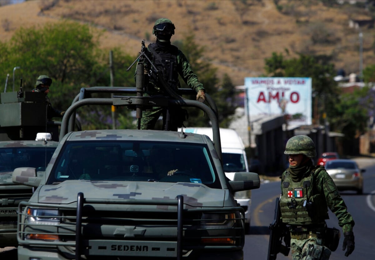 Ataques armados y cuerpos colgados en puente dejaron días santos en Sonora