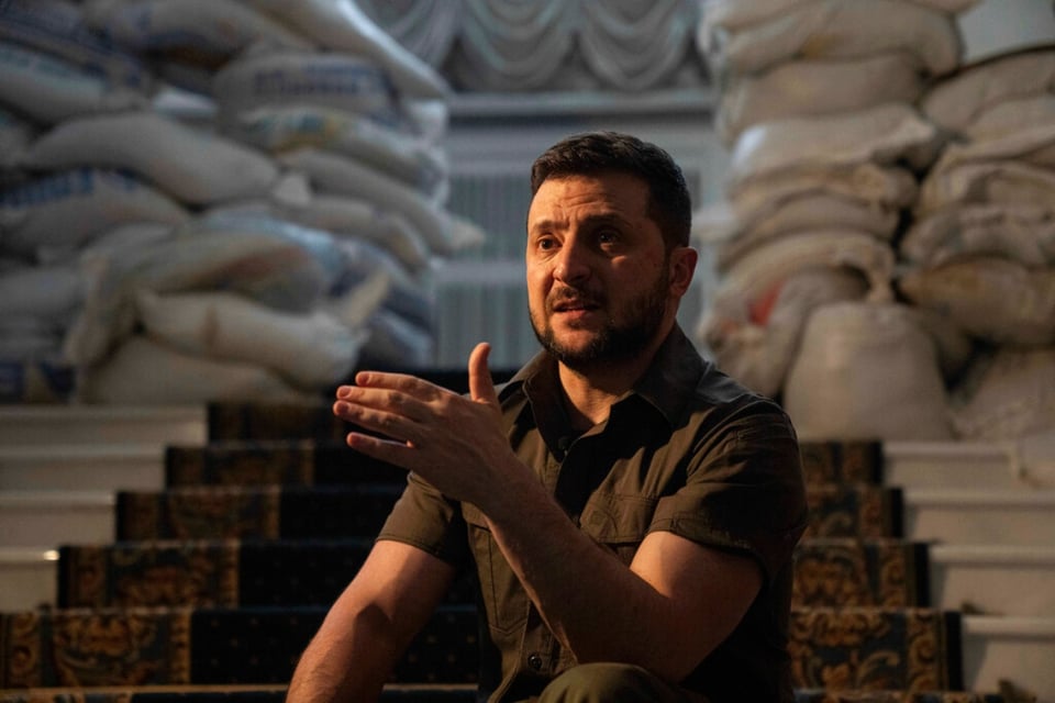 Ucrania se está «preparando» para ataque ruso en el este, advierte Zelenskyy featured image