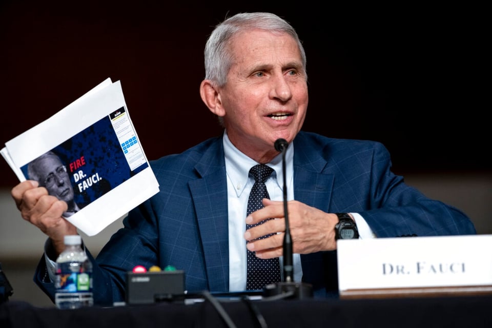 Fauci dice que dejará la Casa Blanca si Trump gana las elecciones de 2024