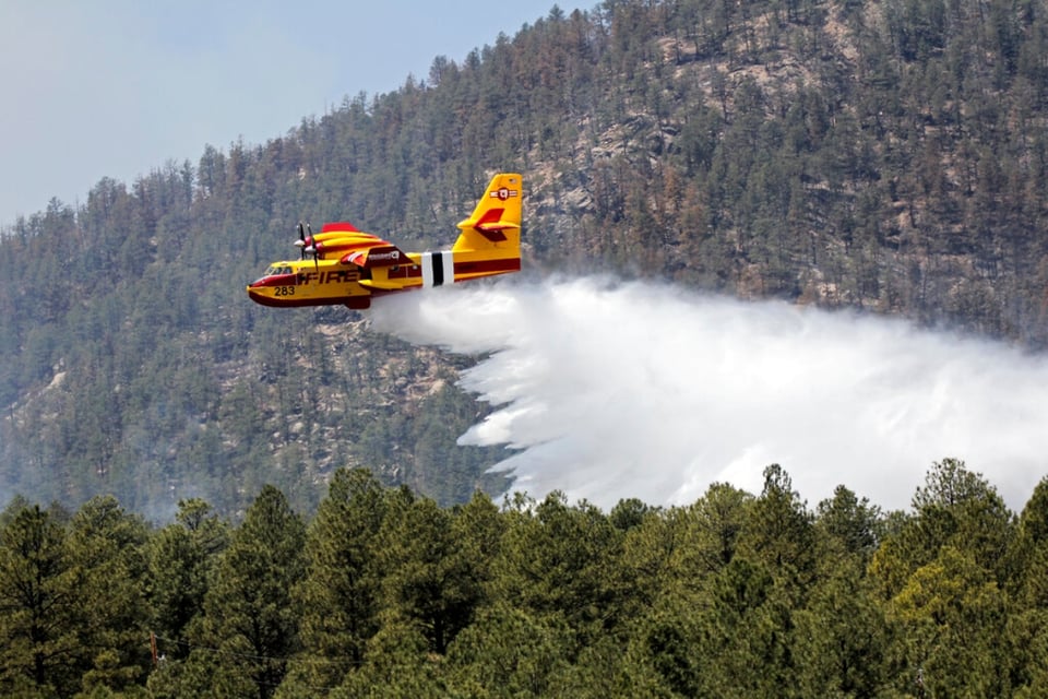 Incendio forestal provoca nuevas órdenes de evacuación: no irse podría “ser fatal”