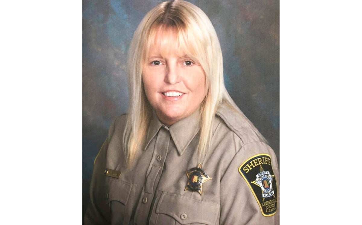Vicky White muere tras dispararse cuando huía con el recluso Casey White