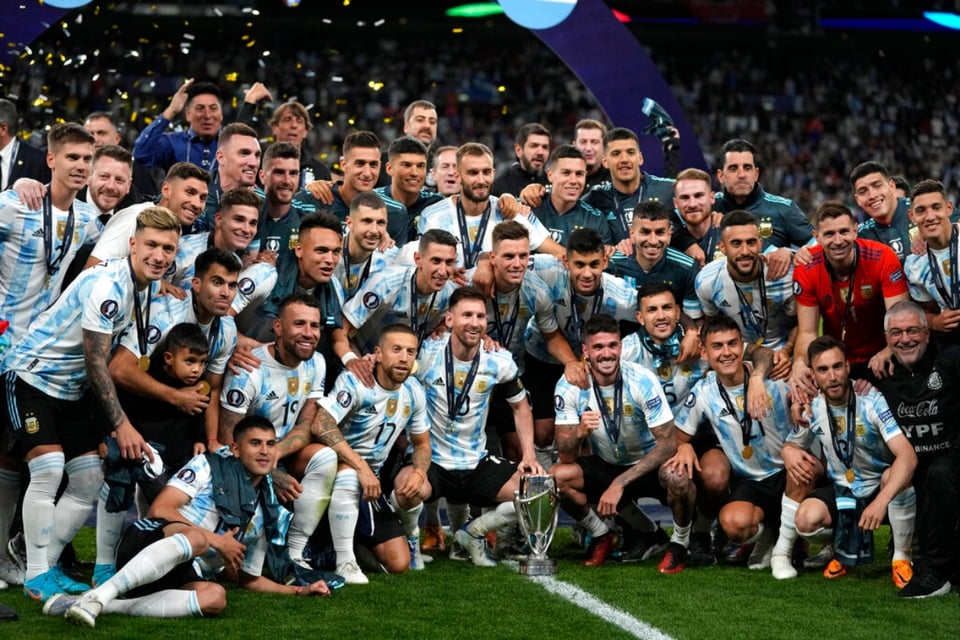 Argentina golea a Italia y gana Finalissima
