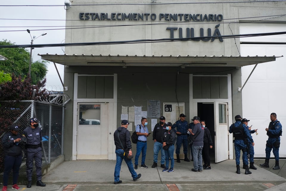Al menos 51 muertos por incendio en cárcel
