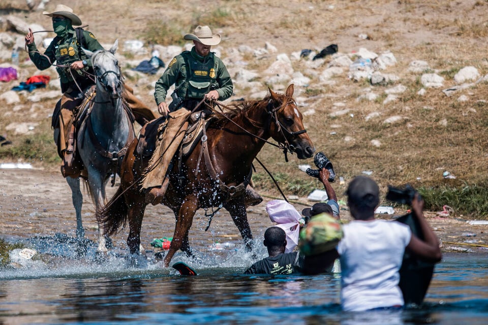 LO ÚLTIMO: Dicen la verdad de los agentes de la 'migra' que golpearon indocumentados a caballo