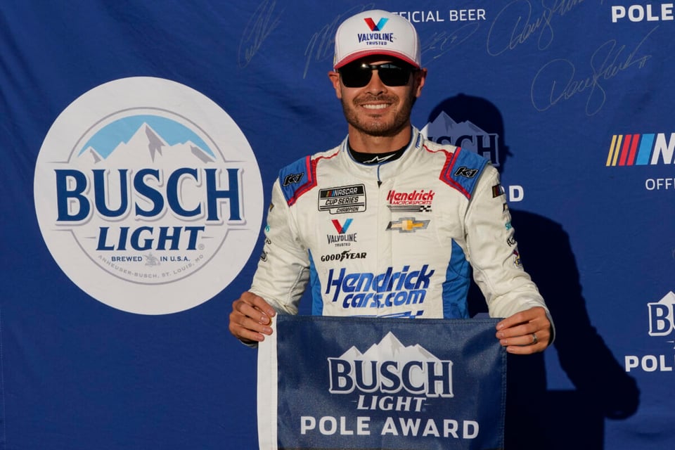 Kyle Larson, pole,bandera,piloto
