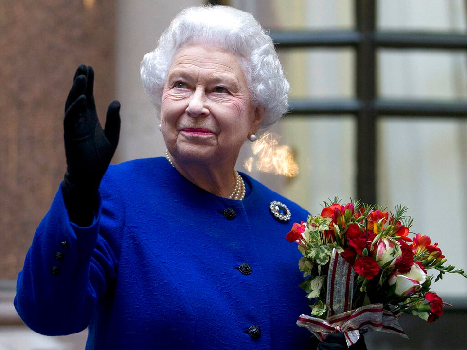 Can you visit the chapel where Queen Elizabeth II is buried?
