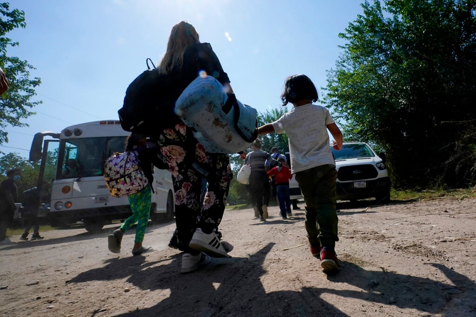 Parte caravana de migrantes